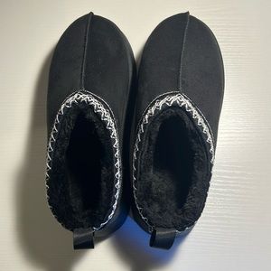 Unbranded indoor/outdoor slippers